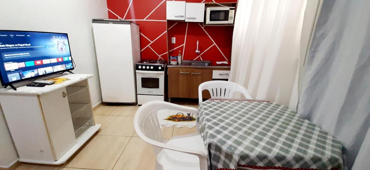 Kitnet S2 Em Torres-Rs - Na Mais Bela Praia Gaucha - Cozinha - Banheiro - Ar Condicionado - Tv Smart 32' - Wi-Fi - Estacionamento - Anfitria Superhost No Bnb Экстерьер фото