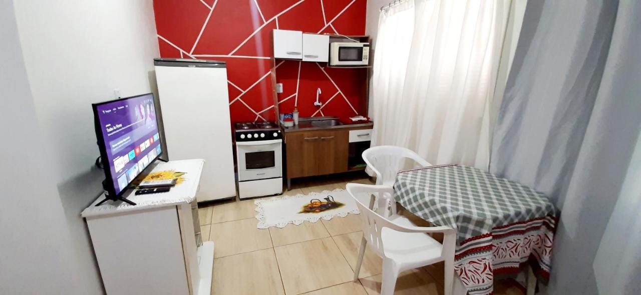 Kitnet S2 Em Torres-Rs - Na Mais Bela Praia Gaucha - Cozinha - Banheiro - Ar Condicionado - Tv Smart 32' - Wi-Fi - Estacionamento - Anfitria Superhost No Bnb Экстерьер фото
